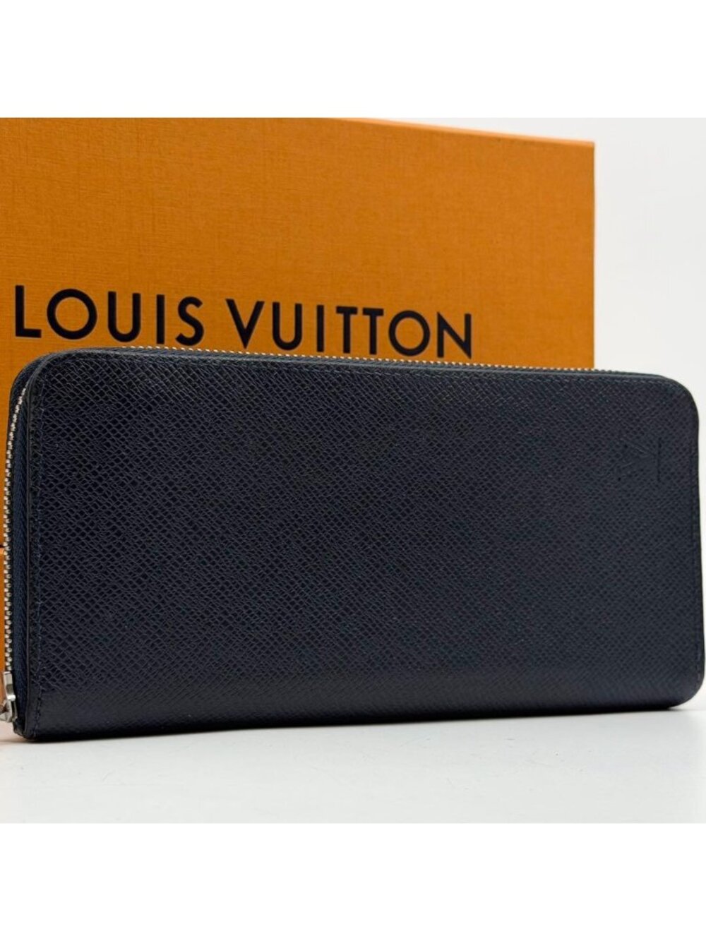 Louis Vuitton IC Zippy Wallet Vertical Taiga